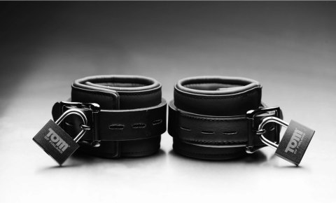 Neopronowe kajdanki Xr Brands Neopronowe kajdanki Xr Brands