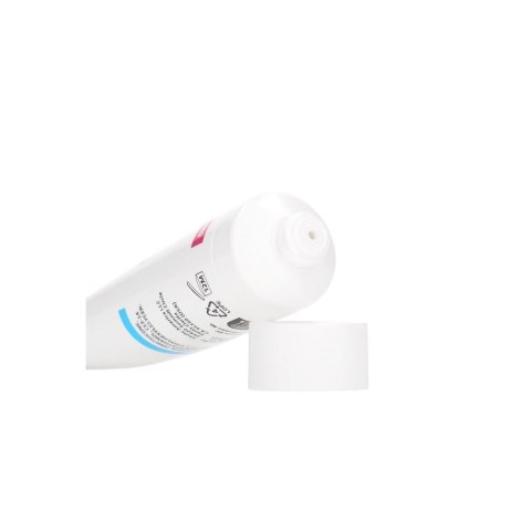 Shots Fist It Lubrykant hybrydowy 25 ml, woda i silikon Shots Fist It Lubrykant hybrydowy 25 ml, woda i silikon