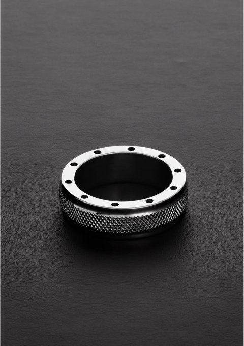 Steel - Pierścień erekcyjny z 11 otworami wentylacyjnymi - 0.6 x 1.8 / 15 x 45 mm Steel - Pierścień erekcyjny z 11 otworami wentylacyjnymi - 0.6 x 1.8 / 15 x 45 mm