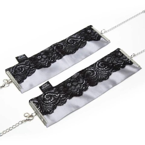 Kajdanki - Fifty Shades of Grey Play Nice Satin Wrist Cuffs Kajdanki - Fifty Shades of Grey Play Nice Satin Wrist Cuffs