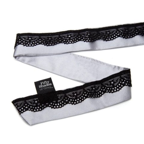 Obroża z zaciskami na sutki - Fifty Shades of Grey Play Nice Satin Collar & Nipple Clamps Obroża z zaciskami na sutki - Fifty Shades of Grey Play Nice Satin Collar & Nipple Clamps