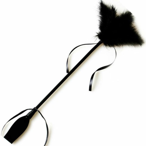 SecretPlay Czarny bat z piorkiem - elegancki gadżet 2w1 SecretPlay Czarny bat z piorkiem - elegancki gadżet 2w1